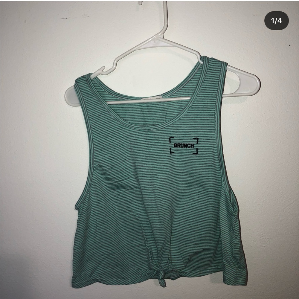 semi-crop top